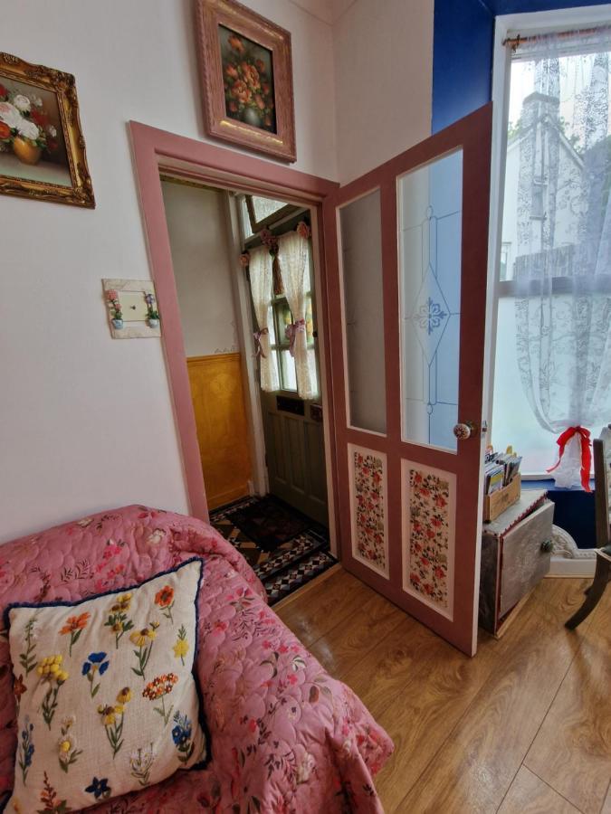 Town Cottage Ground Floor Appartment Бридженд Екстериор снимка